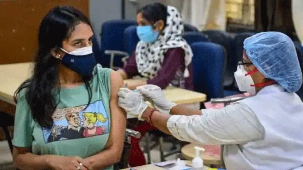 कोरोना का खतरा बढ़ा, दिल्ली में लगातार तीसरे दिन 1000 पार कोरोना मरीज