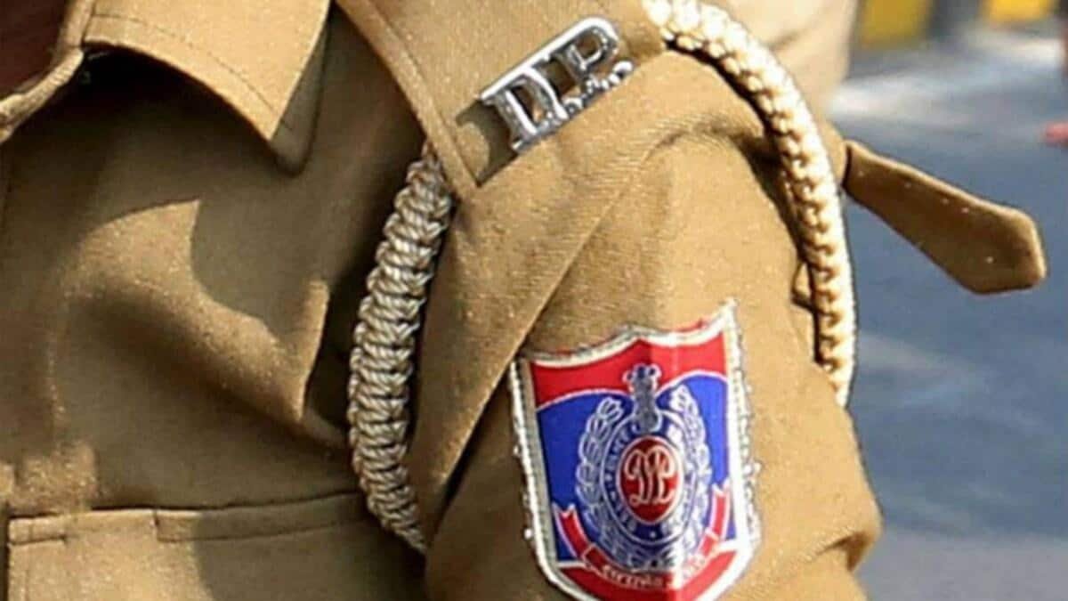 दिल्ली पुलिस ने हत्या के 3 मामले सुलझाये, 6 आरोपी किए गिरफ्तार
