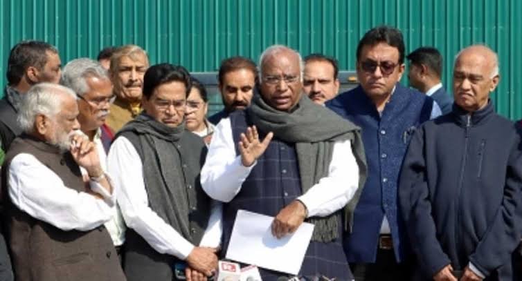 अडानी मामले की जांच के लिए संयुक्त संसदीय समिति गठित हो – विपक्ष