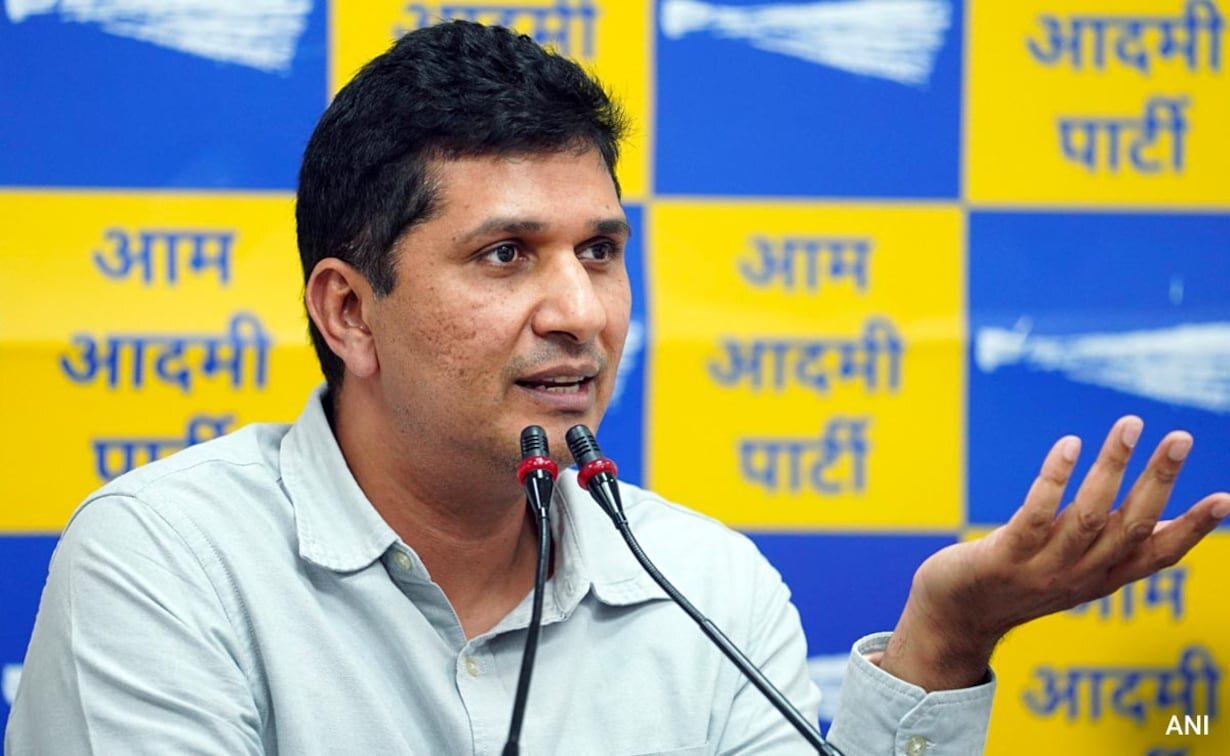 दिल्ली सरकार के हाथ में प्रसाशनिक नियंत्रण मिलते ही वरिष्ठ नौकरशाह को लगा डर सताने