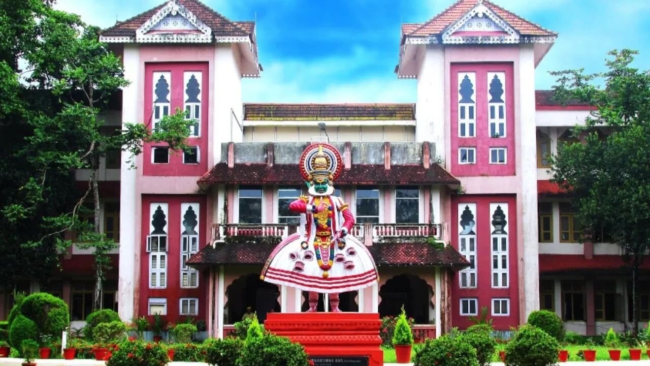 केरल के यूनिवर्सिटी कॉन्सर्ट के दौरान मची भगदड़ में 4 छात्रों की मौत