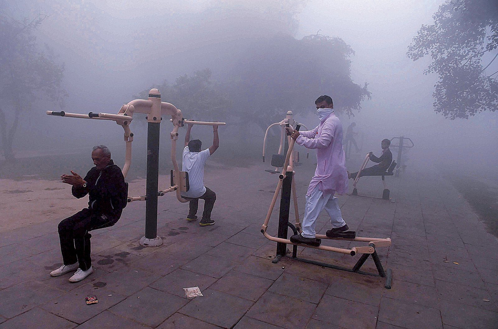 सरकार प्रदूषण को नियंत्रित न कर सकी तो नागरिकों को बनाया बंधक