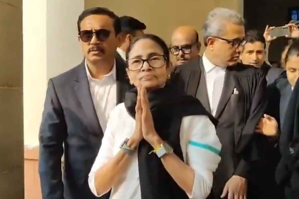 SIR के खिलाफ 70 वर्षीय मुख्यमंत्री ममता बनर्जी ने सुप्रीम कोर्ट में रखीं दलीलें