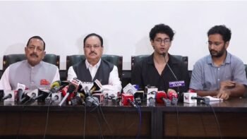 CJP की सभी मांगों के साथ धर्मेंद्र प्रधान का हुआ इस्तीफा, छात्रों ने मेलोडी चॉकलेट खिलाकर धरना किया ख़त्म